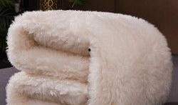 最新羊毛爆料图片大全,潮流与保暖并存，时尚保暖两不误